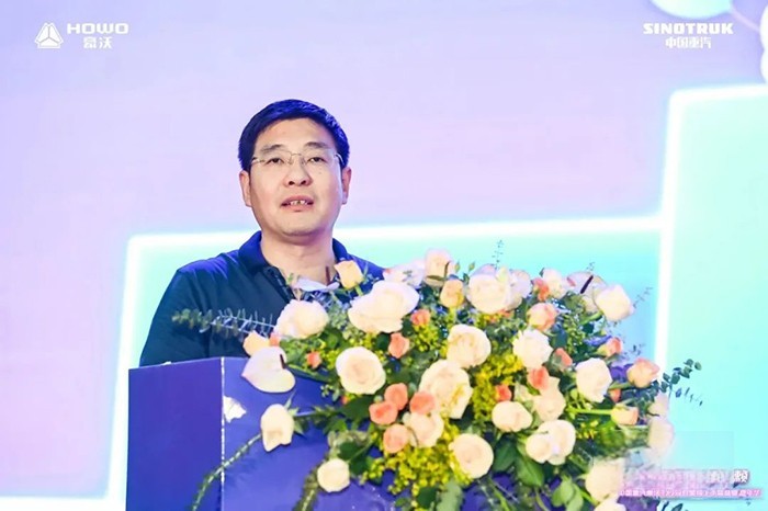 冠縣沸騰夜!中國重汽豪沃TX7星耀上市,現場認購高達267輛