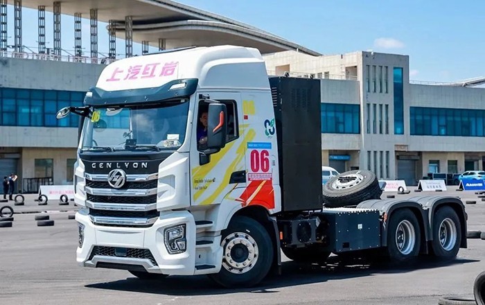 “氫”裝上陣！“冠軍車型”紅巖杰獅氫燃料電池重卡實(shí)力出擊