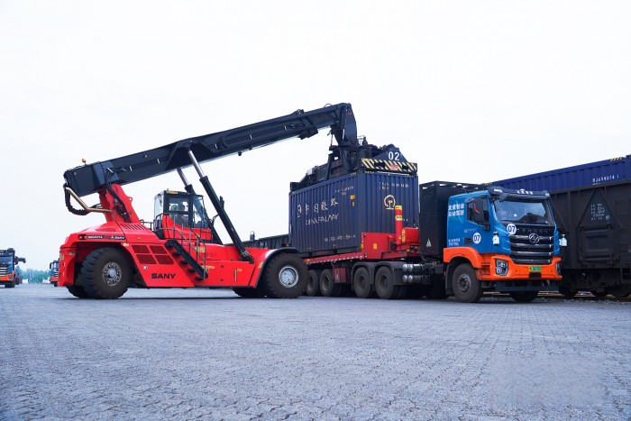 實力出圈！5G+L4級純電智能重卡 鋼廠低碳減排好幫手