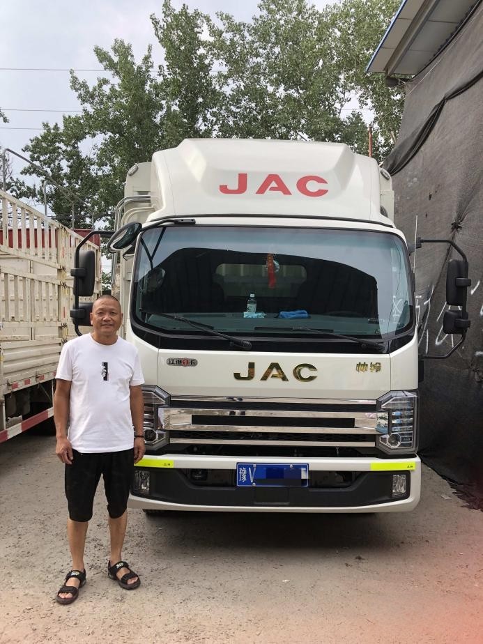 江淮1卡帥鈴“專業戶” 不光自己買 還推薦朋友買了10幾臺