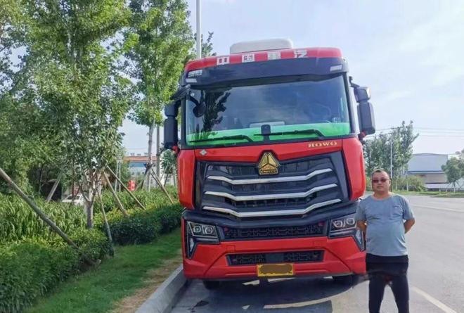 中國重汽全新一代豪沃MAX WP15NG節氣王 引領省心多賺新潮流