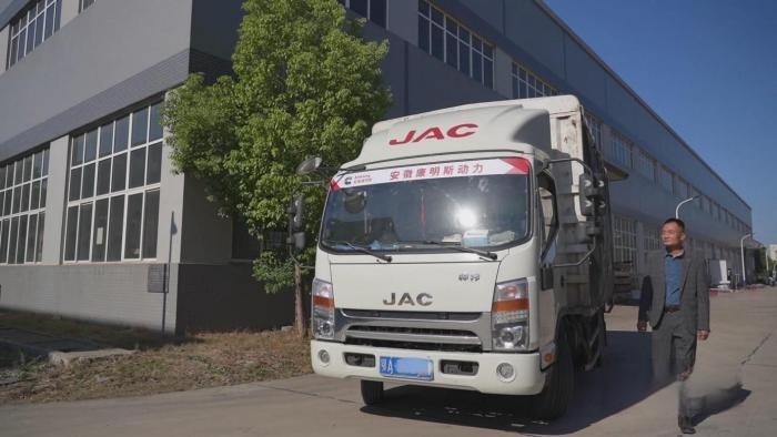 是老板更是老大哥，他用47臺江淮1卡帥鈴和兄弟們一起創造幸福