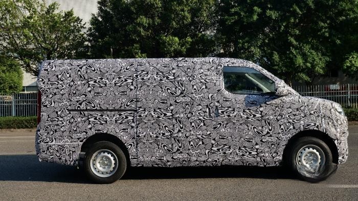 瑞馳全新電動中型物流車偽裝諜照曝光