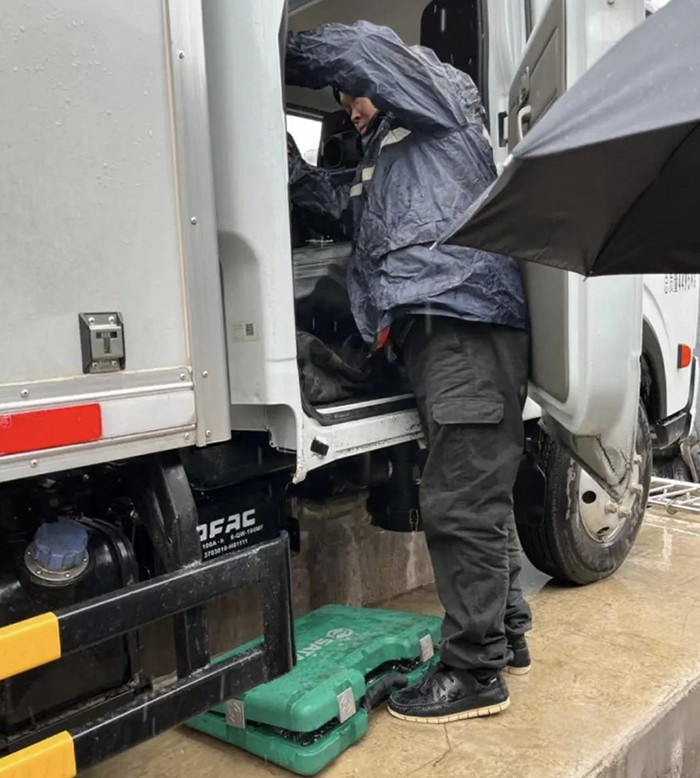 68臺東風(fēng)多利卡交付,用實(shí)力守護(hù)孩子們的餐桌