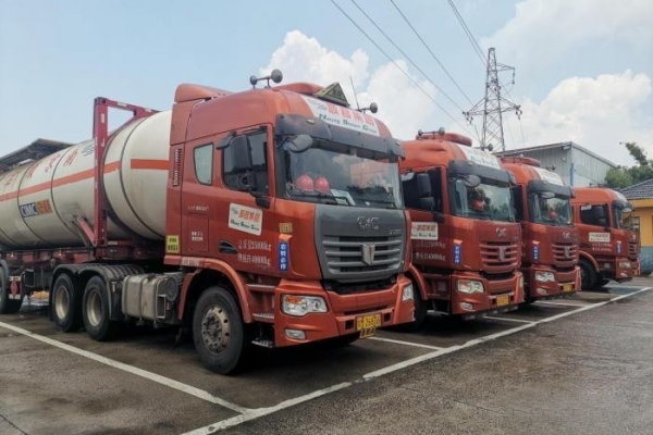 危化運(yùn)輸首選!為何順君12年堅(jiān)持信賴聯(lián)合重卡?