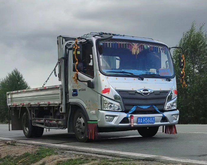 青海卡友:福田領航輕卡用的好，又帶新客戶過來了