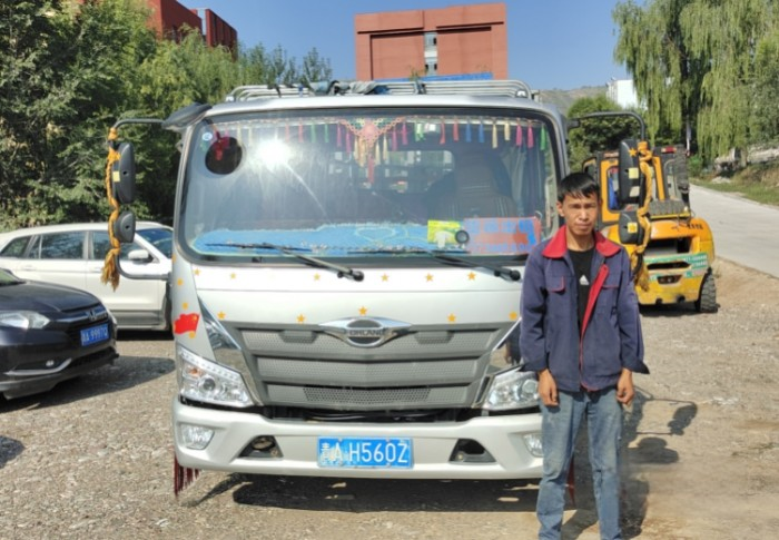 青海卡友:福田領航輕卡用的好，又帶新客戶過來了