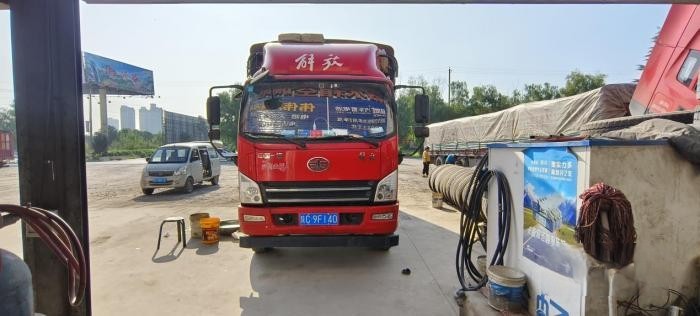 走最難最險的路!他與解放虎VH在“掛壁公路”上盤旋