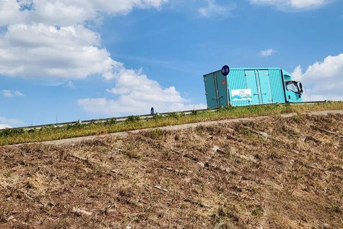 慶鈴EVM600純電動輕卡,一舉奪獲輕型貨廂組(輕卡組)全能金獎、最佳節(jié)能能力獎、最佳續(xù)航能力獎、最佳動力性能獎、最佳制動性能獎五項大獎。