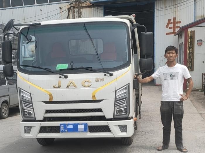 經(jīng)營家居20年,從雇車到買車,他的江淮1卡駿鈴為什么越來越多?