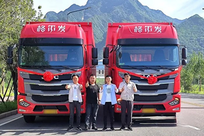 此次與車企大客戶簽訂120輛重卡戰略合作協議,也再次向市場證明了江淮重卡的卓越性能與高端品質。