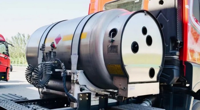 百公里氣耗28.7kg,大運V7H 燃氣牽引車一年多賺3萬元