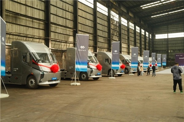 DeepWay智能新能源重卡短時間實現持續交付